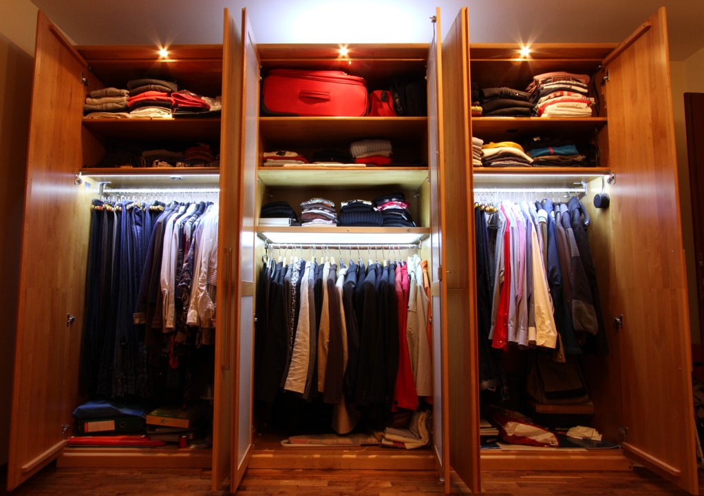 Kleiderschrank_offen